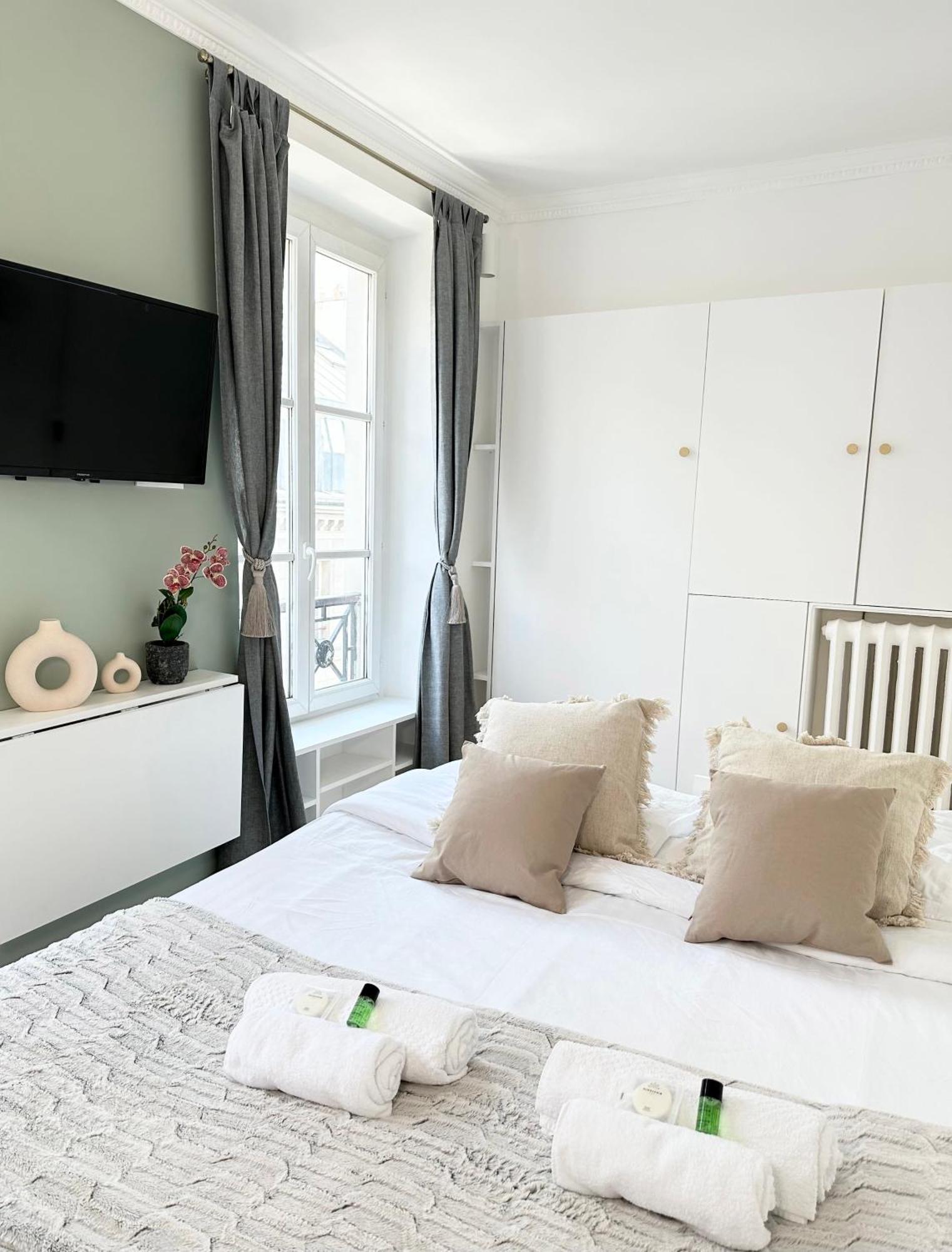 Cosy Near Opera Apartment